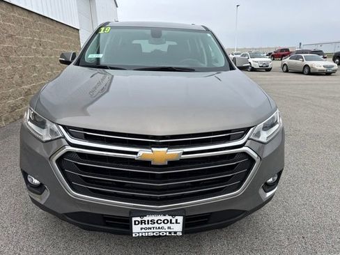 Used 2019 Chevrolet Traverse LT w/ LT Premium Package AWD/4WD image 3