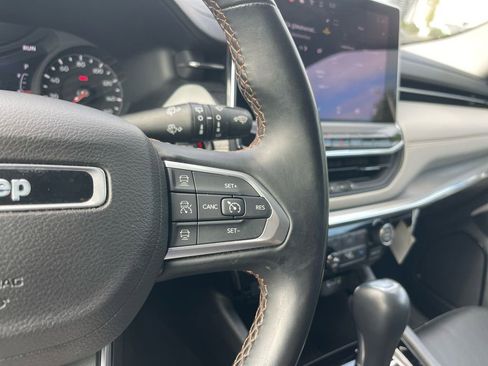 Used 2022 Jeep Compass Limited image 15