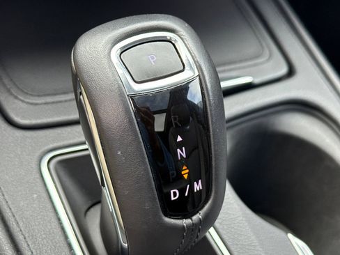 Used 2019 Cadillac XT4 Premium Luxury w/ Technology Package image 17