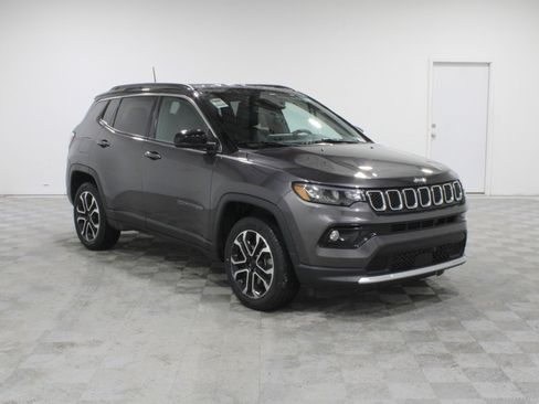 Used 2023 Jeep Compass Limited AWD/4WD image 1