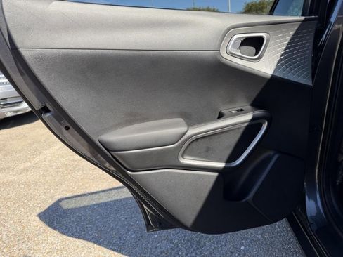 Used 2023 Kia Soul S image 17