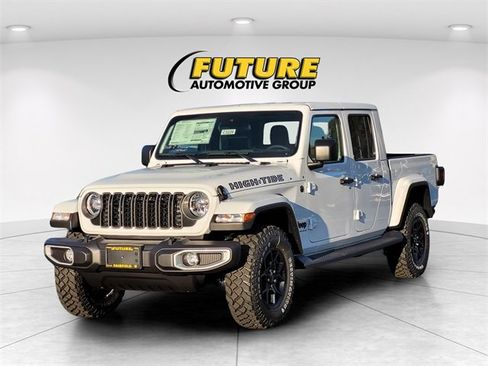 New 2025 Jeep Gladiator High Tide image 2