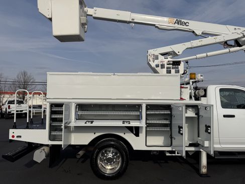 Used 2017 RAM 5500 Tradesman w/ Power & Remote Entry Group image 7