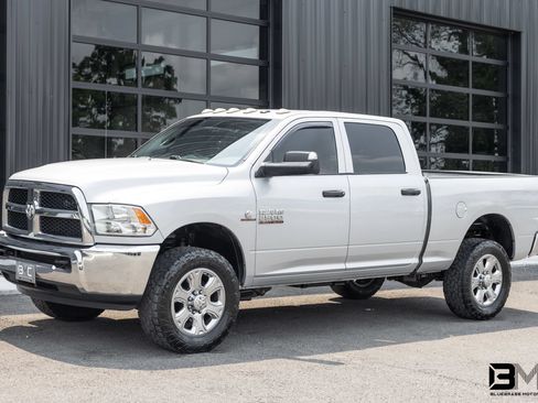 Used 2018 RAM 2500 Tradesman w/ Chrome Appearance Group AWD/4WD image 2