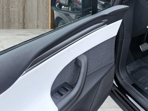 Used 2022 Tesla Model X Plaid AWD/4WD image 30