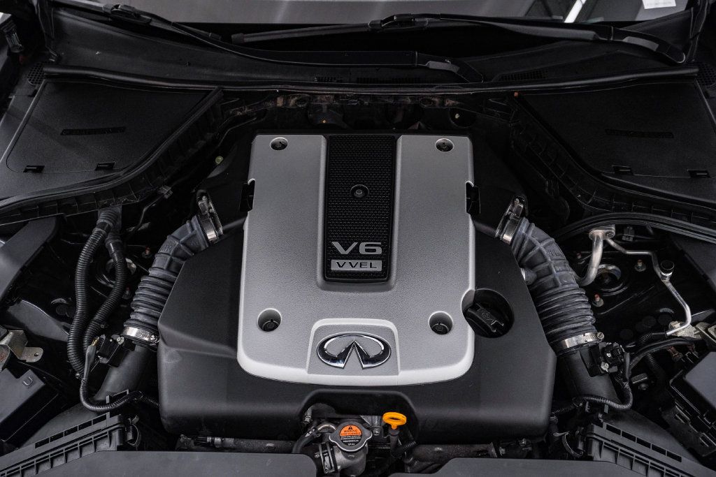 Used 2015 INFINITI Q50 Premium w/ Deluxe Touring Package AWD/4WD image 29