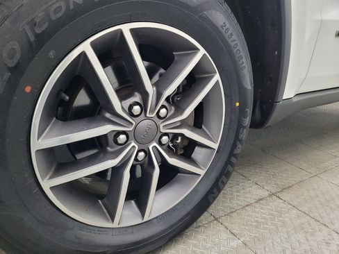 Used 2020 Jeep Grand Cherokee Limited image 31