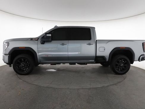 Used 2025 GMC Sierra 2500 AT4 image 7