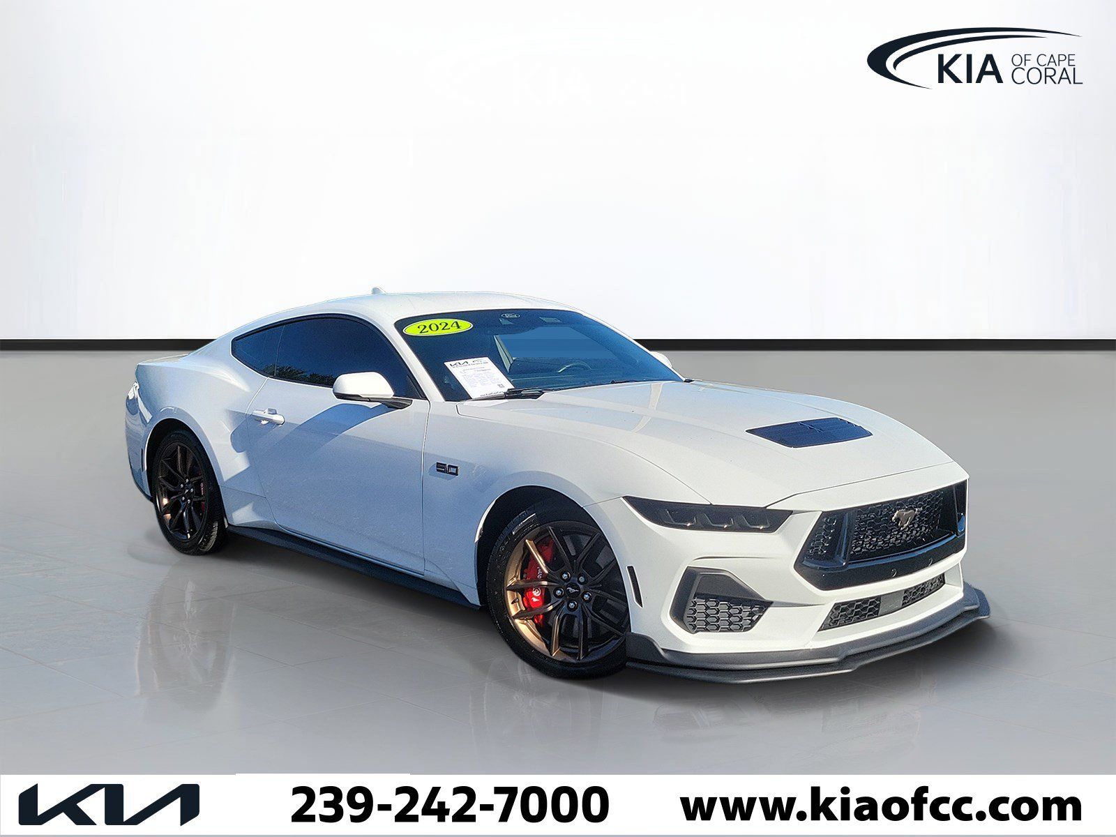 Used 2024 Ford Mustang GT Premium RWD image 1