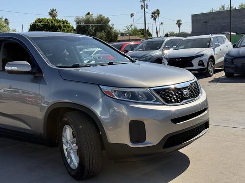 Used 2014 Kia Sorento LX FWD image 19