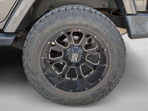 Used 2017 Jeep Wrangler Unlimited Sahara w/ Connectivity Group image 5