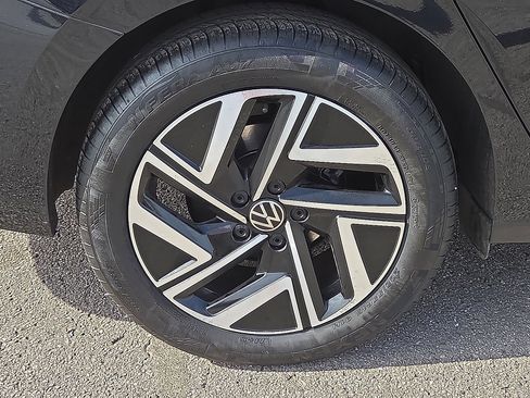 Used 2024 Volkswagen Jetta SEL image 7