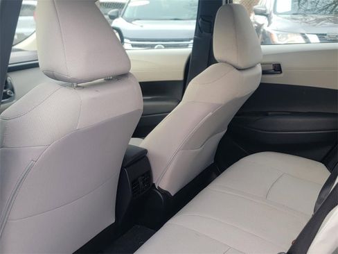 Used 2024 Toyota Corolla Cross L image 12