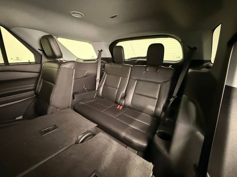 Certified 2022 Ford Explorer XLT w/ Equipment Group 202A image 20