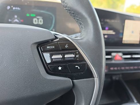Certified 2023 Kia Niro EX FWD image 20
