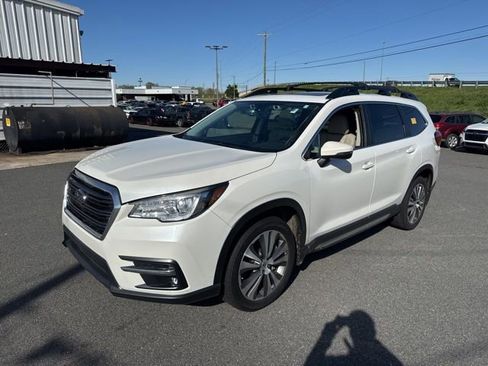 Used 2022 Subaru Ascent Limited w/ Technology Package image 3