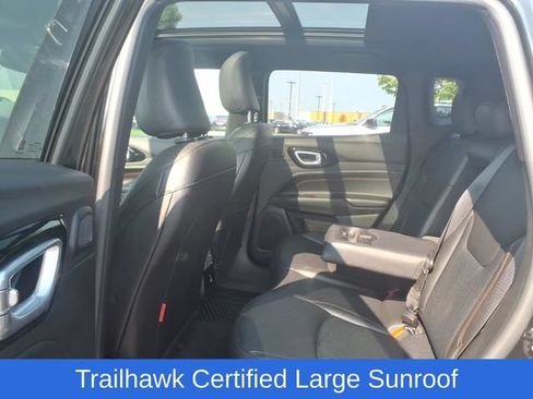 Certified 2025 Jeep Compass Trailhawk w/ Sun & Sound Group AWD/4WD image 13