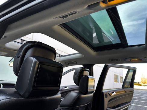 Used 2013 Mercedes-Benz GL 450 4MATIC w/ Premium 2 Pkg image 25