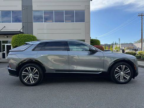 Used 2023 Cadillac Lyriq AWD image 12