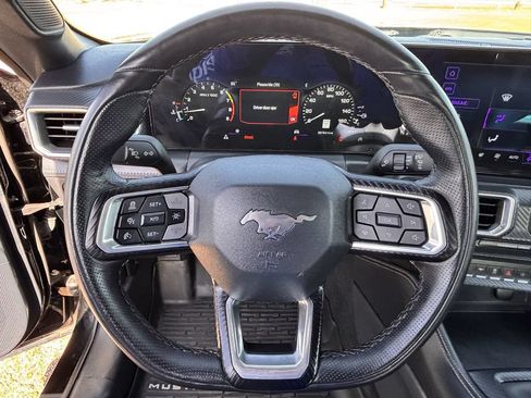 Used 2025 Ford Mustang GT Premium RWD image 11