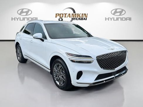 Used 2023 Genesis GV70 2.5T w/ Advanced Package AWD/4WD image 3