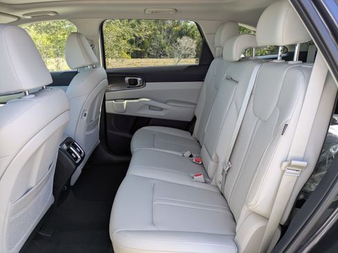 New 2026 Kia Sorento S w/ S Panoramic Sunroof Package FWD image 15
