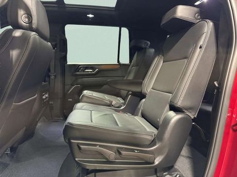 Used 2025 GMC Yukon XL Denali w/ Sun & Power Step Package image 26