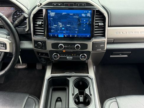 Used 2022 Ford F250 Lariat w/ Black Appearance Package AWD/4WD image 17
