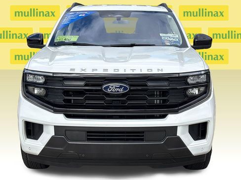 Used 2025 Ford Expedition Max Active RWD image 14