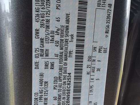 Used 2025 Ford F250 XLT w/ FX4 Off-Road Package image 33