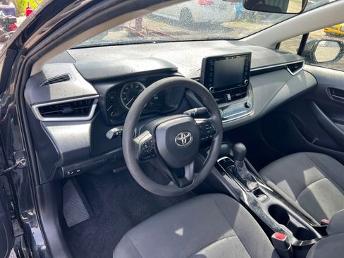 Used 2022 Toyota Corolla LE image 18