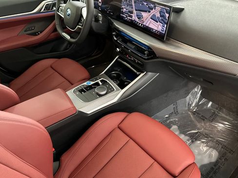 Used 2025 BMW i4 eDrive40 w/ Premium Package image 15