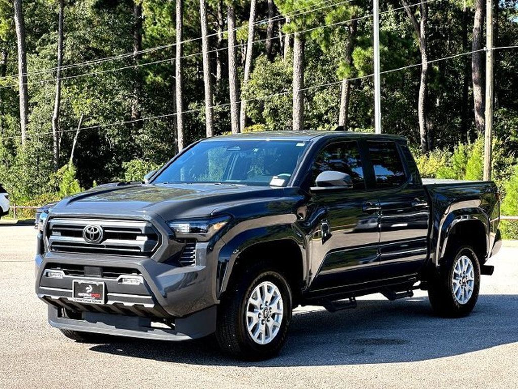 Used 2026 Toyota Tacoma SR5 AWD/4WD image 4