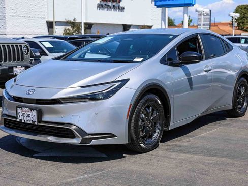 Used 2024 Toyota Prius Prime FWD image 18