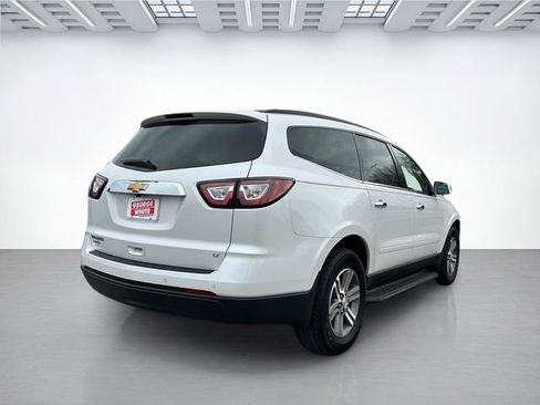 Used 2017 Chevrolet Traverse LT image 4