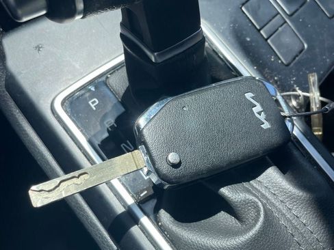 Used 2025 Kia Sportage LX image 13