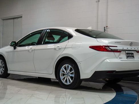 Used 2025 Toyota Camry LE FWD image 28