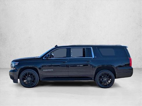 Used 2018 Chevrolet Suburban LT image 8
