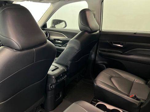 Used 2024 Toyota Grand Highlander AWD Hybrid image 20