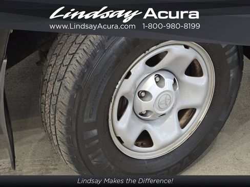 Used 2017 Toyota Tacoma SR image 25