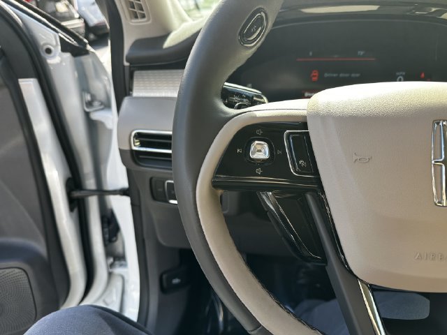 Certified 2023 Lincoln Corsair AWD w/ Equipment Group 101A image 28