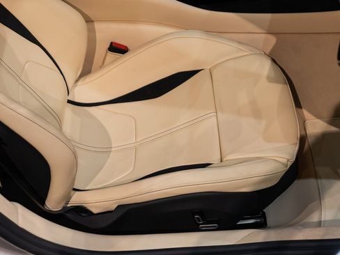 Certified 2025 Ferrari 12Cilindri RWD image 34