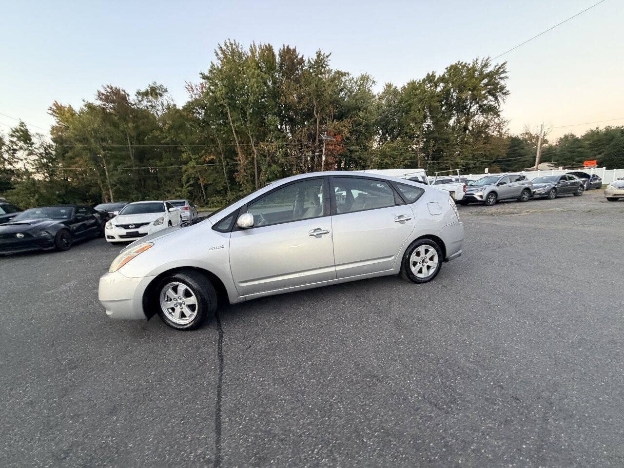 Used 2007 Toyota Prius w/ Pkg 2 FWD image 29