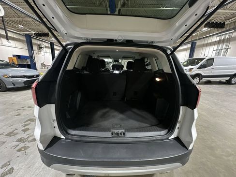 Used 2019 Ford Escape SE image 19