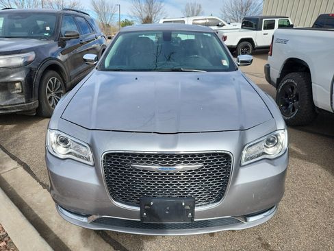 Used 2016 Chrysler 300 C image 2