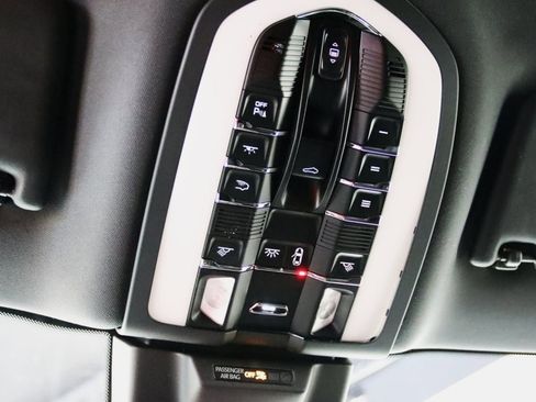 Used 2021 Porsche Macan GTS image 40