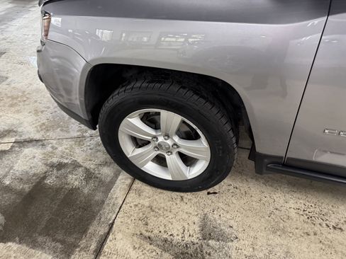 Used 2017 Jeep Compass Sport w/ Power Value Group AWD/4WD image 10