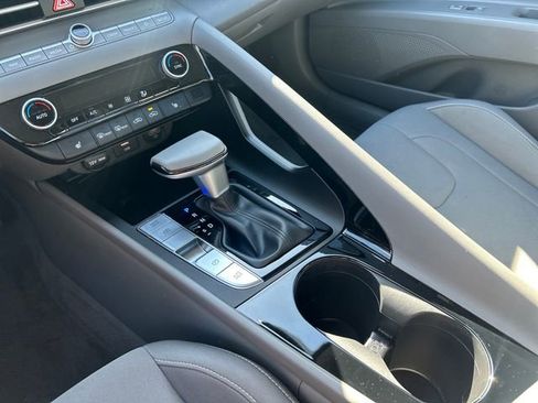 Used 2023 Hyundai Elantra SEL w/ Convenience Package FWD image 14