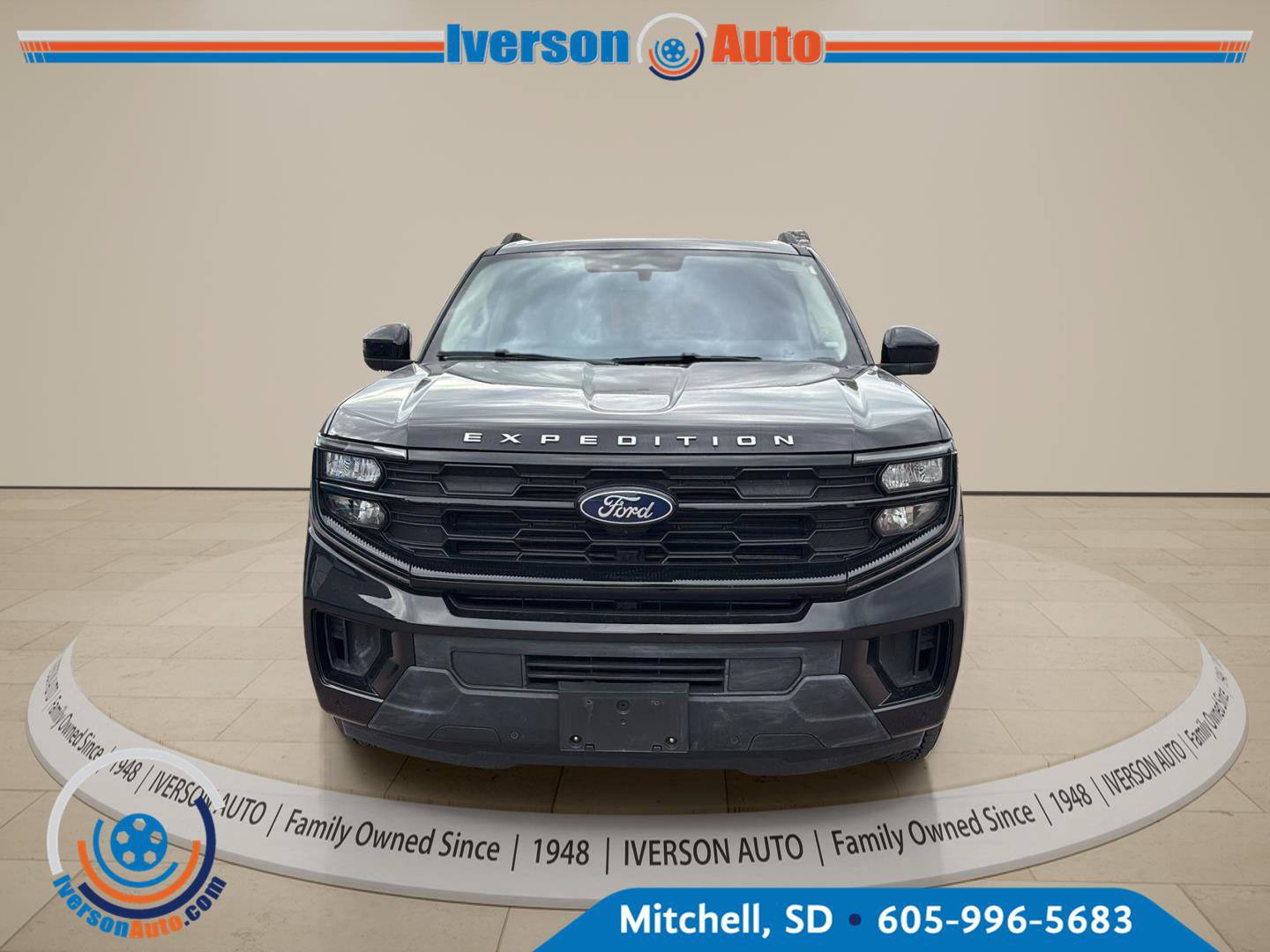 Used 2025 Ford Expedition Active AWD/4WD image 3