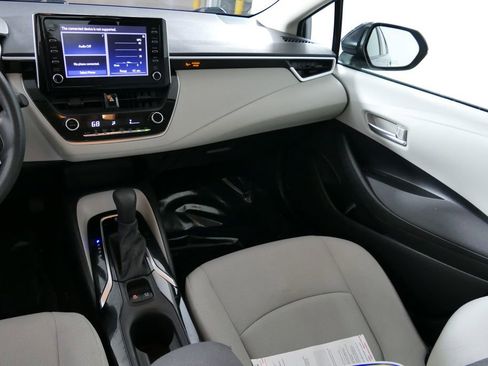 Used 2020 Toyota Corolla LE image 6